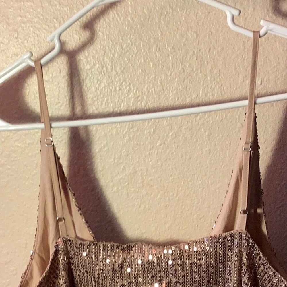 Banana Republic Gold Sequin Tank Top - Picture 5 of 5